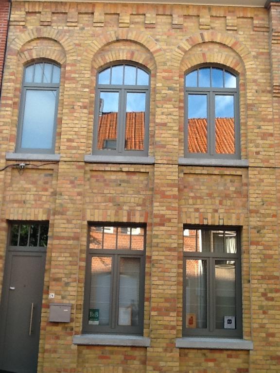 Guesthouse Oude Houtmarkt Ieper Exterior photo